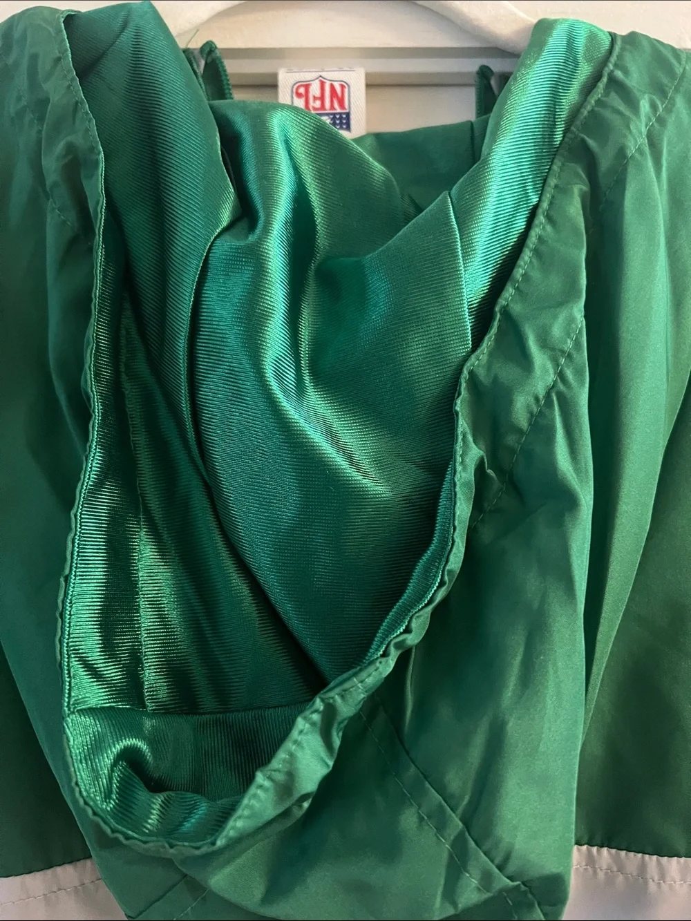 Philadelphia Eagles Green & White Pullover Windbreaker 🦅💚🏈